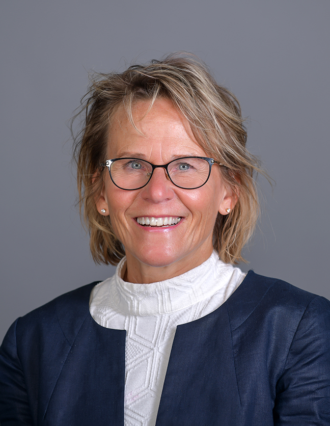 A photo of Julie Gazmarian