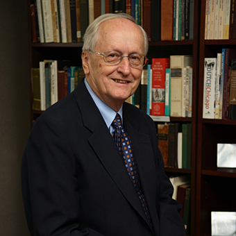 Photo of Dr. Elton Bruins
